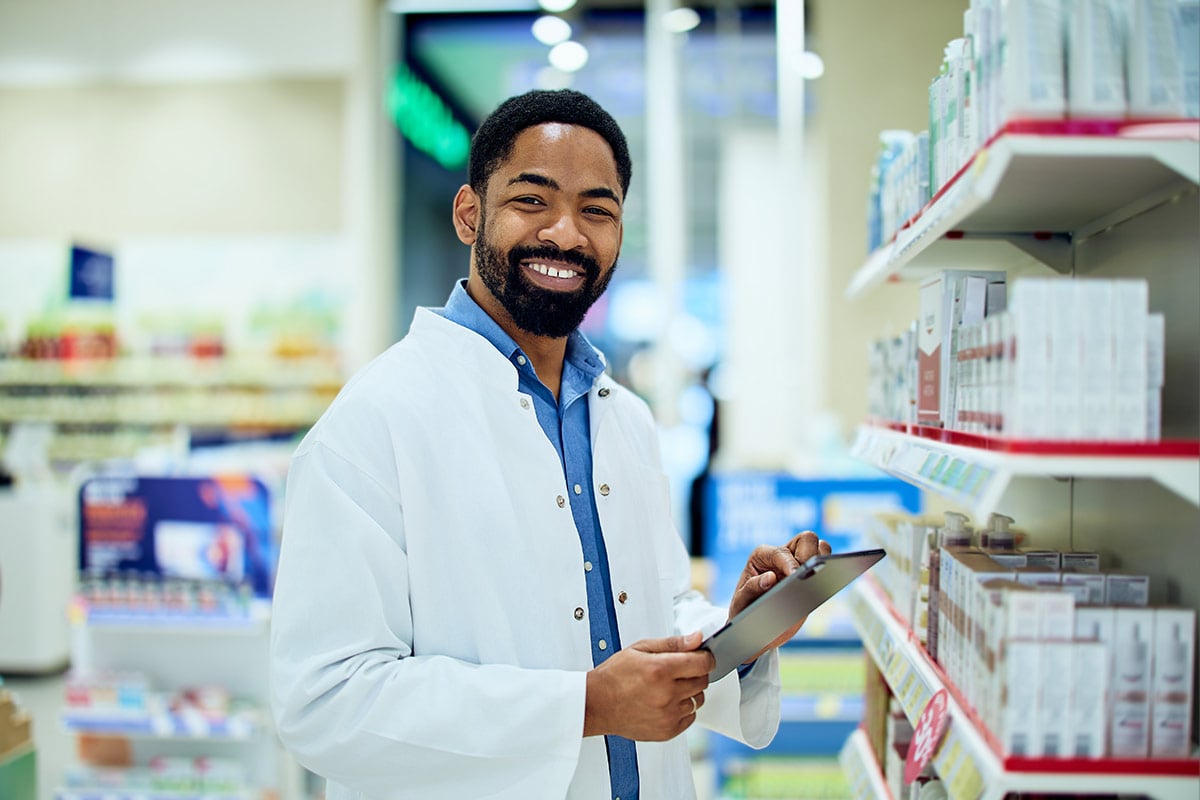 pharmacistshelvessmile1200